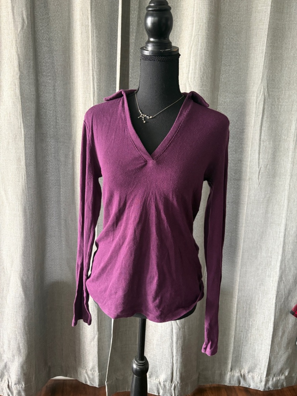 Banana Republic Women's V-Neck Long Sleeve Top - Deep Plum